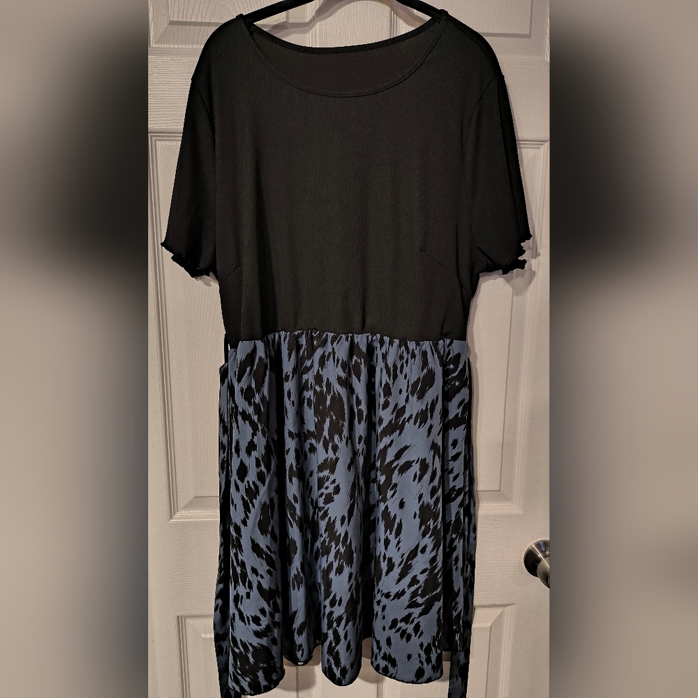 Shein Curve Sz 4XL Black and Teal Patterned Women's Dress With Tie Belt